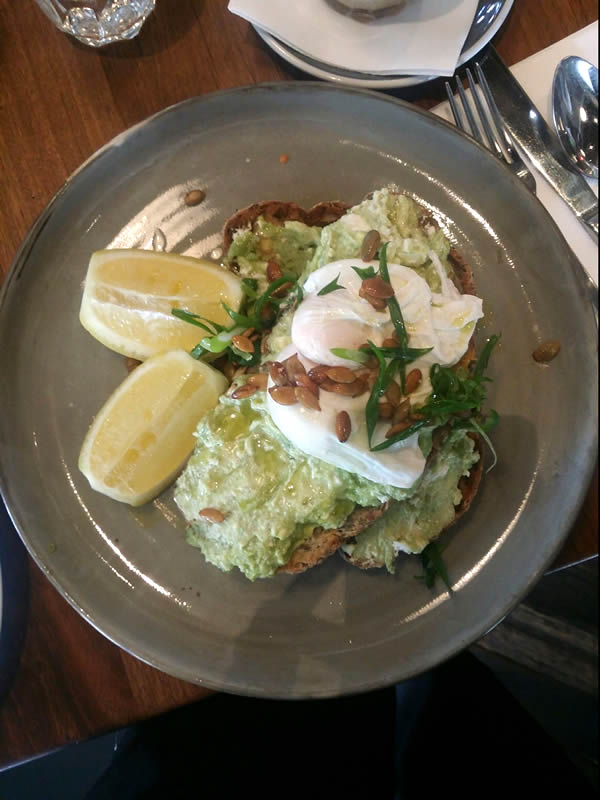 Weekend Cafe Hot Spot: Me & Mrs Jones