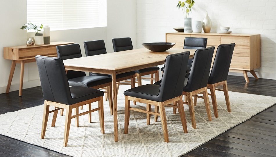 Dining setting