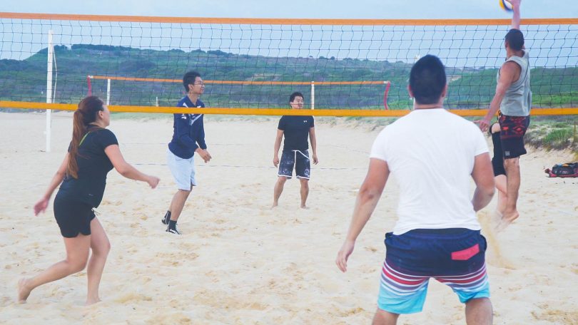 beach volleyball