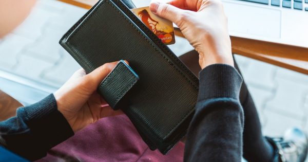Canberra retirees targeted in bank card fraud scheme