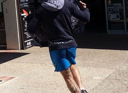 Police release images of couple wanted for supermarket thefts