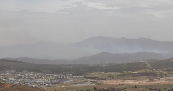 Pierce's Creek bushfire: Conditions help crews control blaze