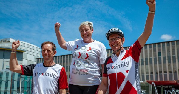 Three Canberra MLAs join forces to take on local triathlon