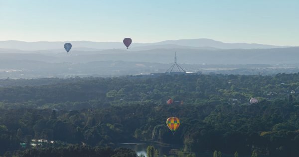 Early risers floating on air at Balloon Spectacular