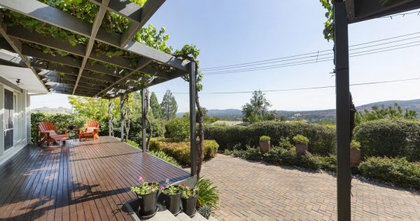 Hilltop home in Theodore effortlessly topples suburb's sales record