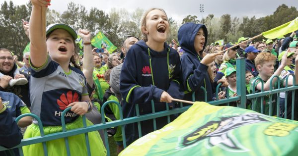Ricky's tears of pride as fans welcome Raiders home