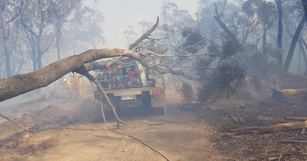 ACT RFS firetruck damaged near Braidwood