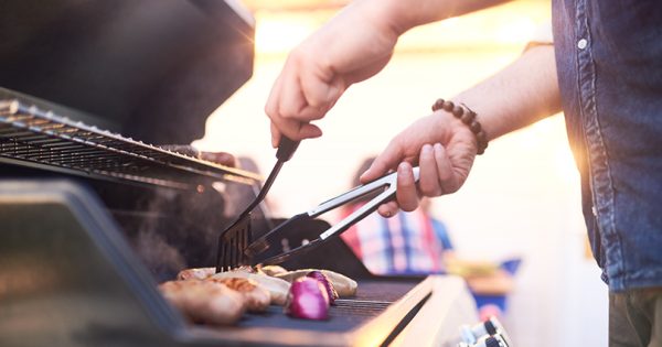 Icon Water urges Canberrans: don't pour fats and oils down the drain this Christmas