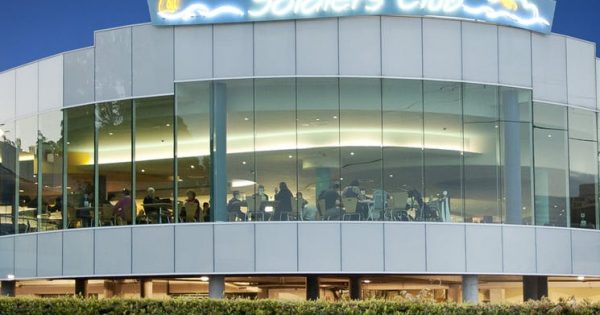 Tourists test positive for COVID-19 after visiting Batemans Bay