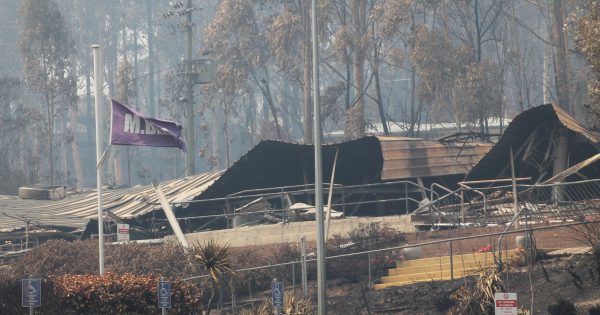 Plea to Canberra to release holiday rentals for bushfire evacuees