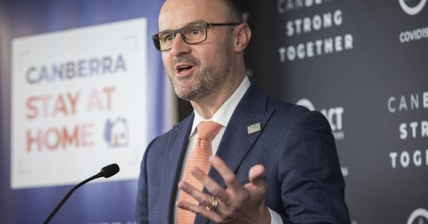 Barr warns Victorian MPs not to endanger ACT's safety