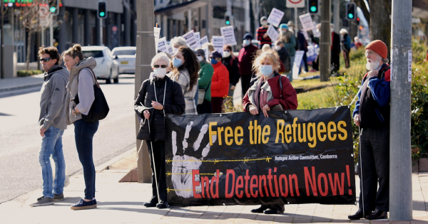 Commonwealth Ombudsman not happy with immigration detention centres