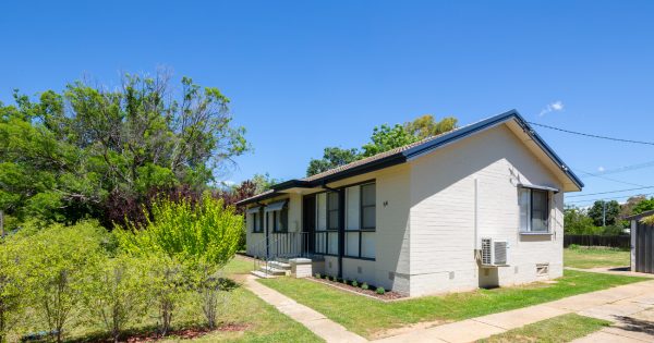 Family home on enormous, inner-north block to go to auction