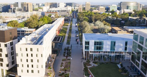Academics criticise ANU's decision to cut ties with Russian institutions