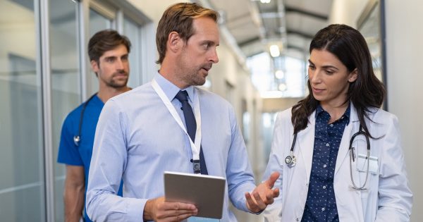 Independents call for prac payments to include medical and health students