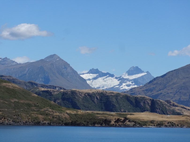 Lake Wanaka with Mt Aspiring 