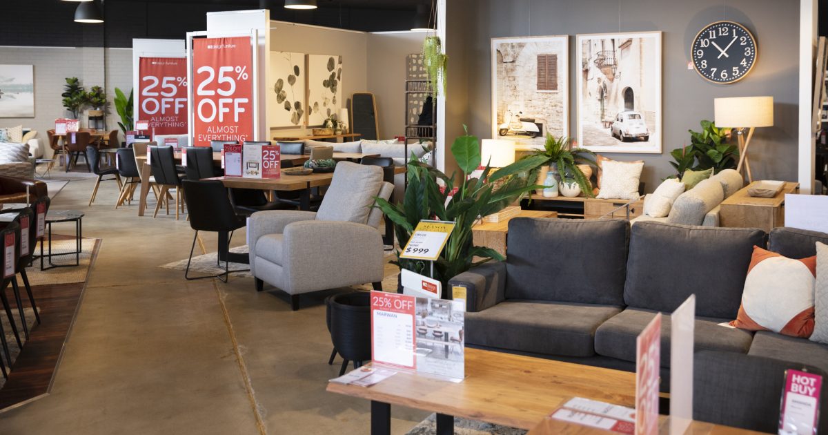 Household spending staying strong, latest ABS figures show