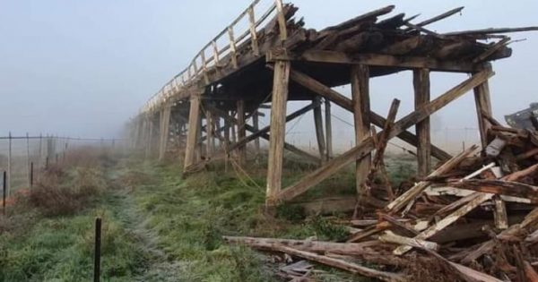 Gundagai's heritage bridge survives troubled waters, only to be toppled by a truck