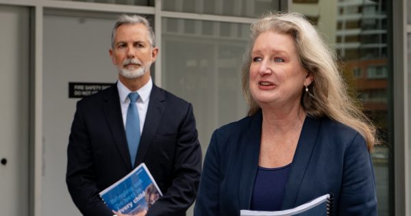 Academic warns of vested interests blocking change to ACT literacy and numeracy teaching