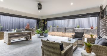 Expansive entertainer's delight in quiet Wanniassa loop street