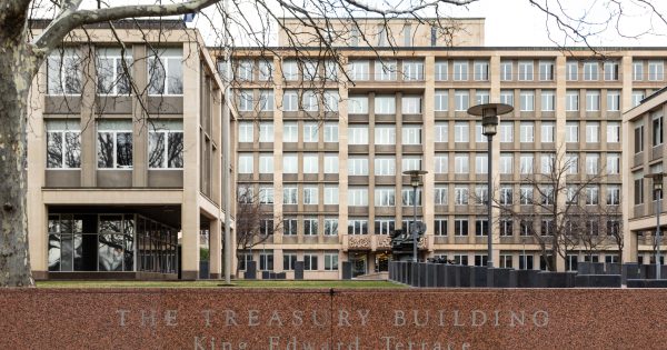 Government cracks down on APS performance bonuses