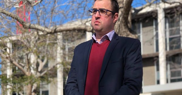Libs propose stronger bail laws for those who assault frontline workers