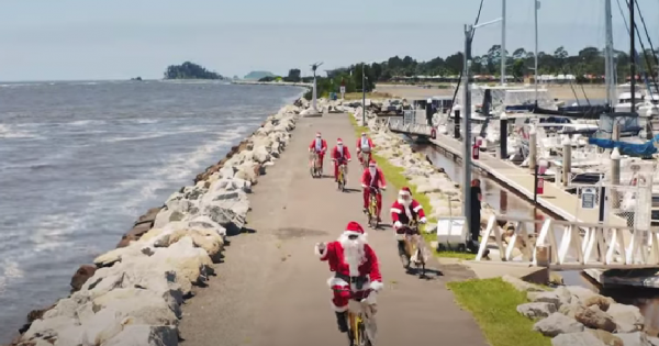 Santas sleigh it in new promotional video for Batemans Bay