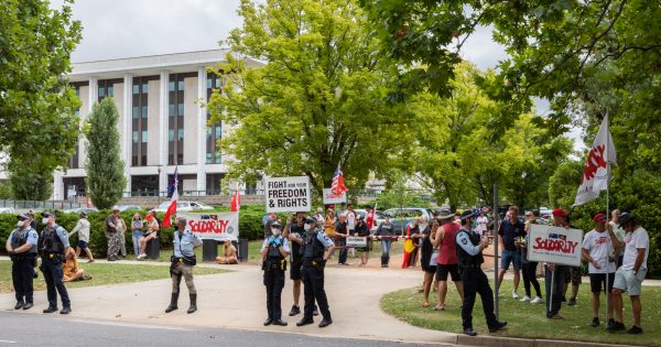 Police to move on COVID-19 protest camp 'in the coming days'
