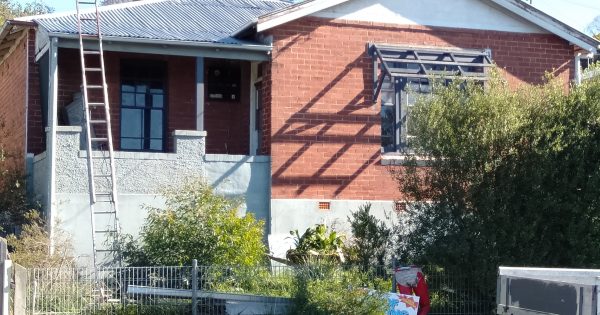 Goulburn renovators reveal secrets to restore homes the old-fashioned way