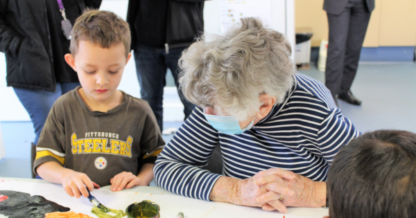 Special bond formed as kids welcome Woden Community Service 'nannas' into their classroom
