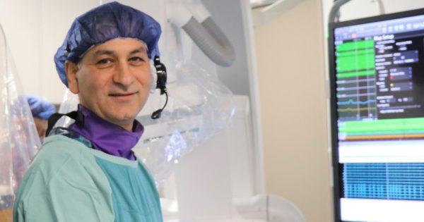 Suspended cardiologist Dr Muayad Alasady settles case against Canberra Health Services