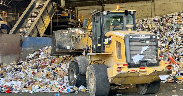 What happens when you leave a lid on a bottle when recycling? Maybe not what you think