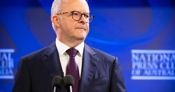 Skittish Albanese Government is letting the headlines blow it off course