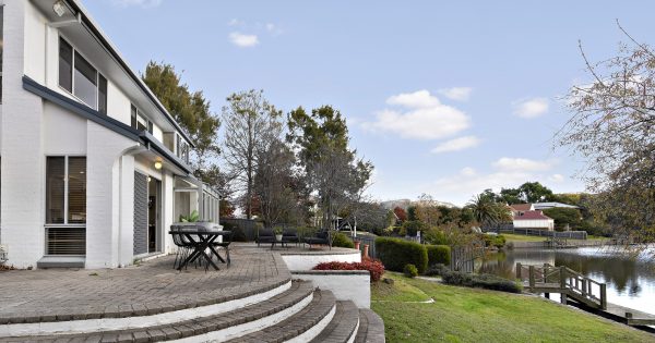 'Incredibly rare' award-winning waterfront home is worth piering at