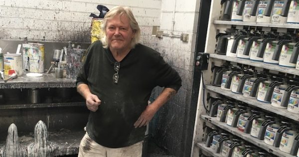 Sixty years on, Goulburn spray painter revisits the colourful journey