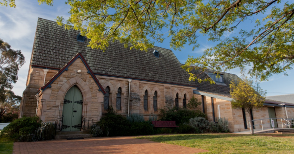 Motorcyclist dies after crashing into Goulburn church