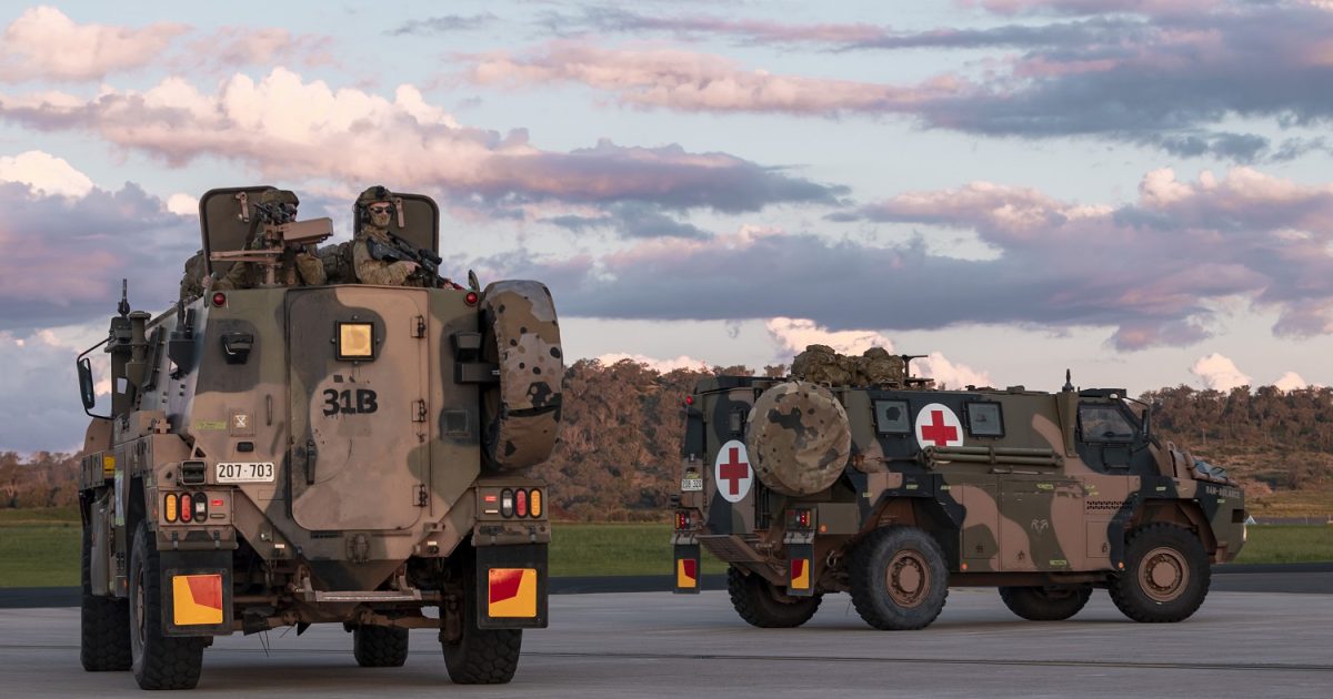 Mud & Dust: Australian Army Vehicles ＆ Mud & Dust: Australian Army Vehicles & Artillery in Vietnam