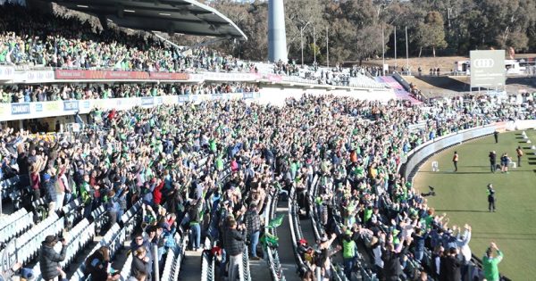 Don't tie stadium funding to Bruce, Lee tells PM