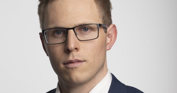 Respected human rights lawyer says courage too costly in Australia