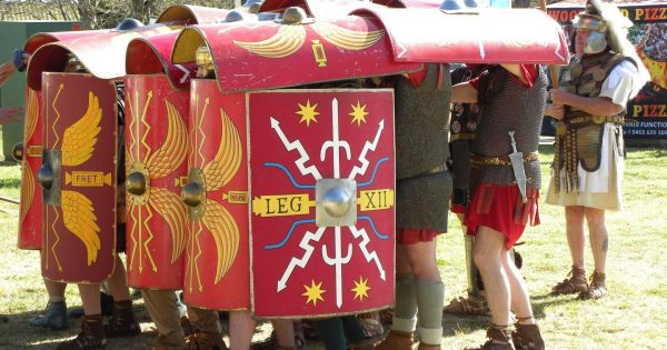 Hear ye, hear ye! Thousands turn out to first-ever Queanbeyan Medieval Fair