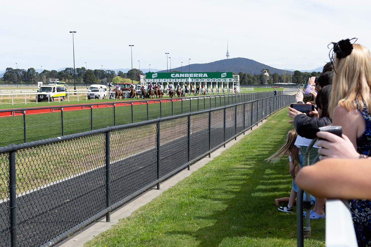 racegoers enjoying Hops & Hooves day at Thoroughbred Park