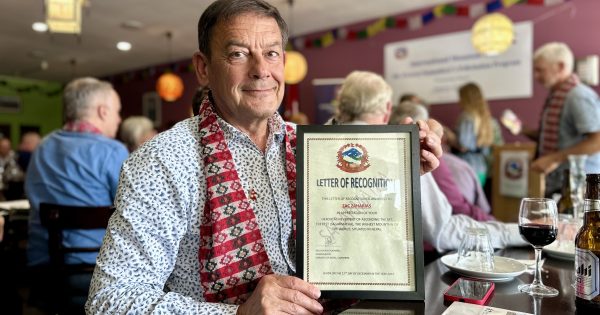 Australia's Everest climbers unite in Canberra for 70th anniversary of the first summit