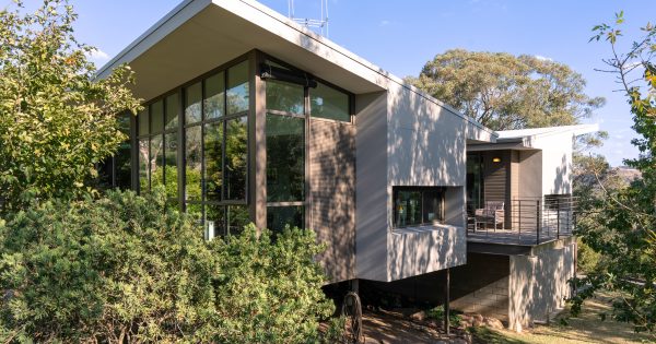 Award-winning Wallaroo riverfront homestead is breathtaking from every angle