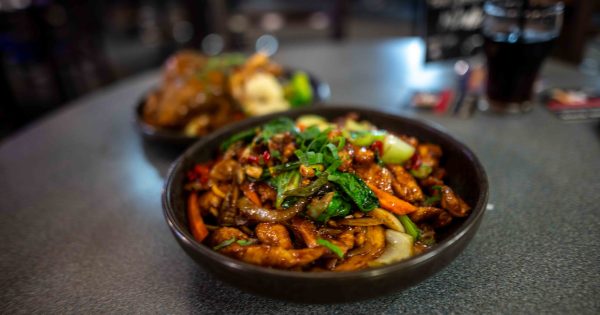 Enjoy fabulous pub fare in a cosy, relaxed atmosphere at Murrumbateman Pub