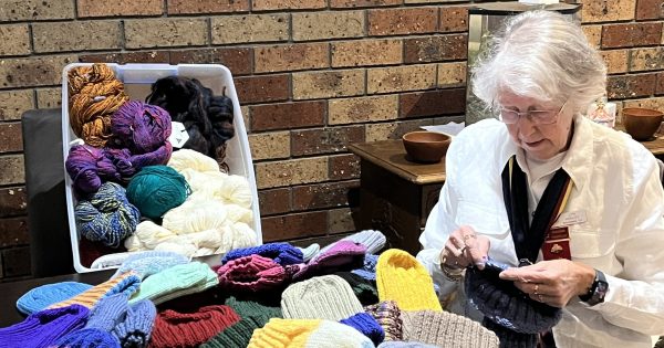 Brindabella Trefoil Guild calls on knitters to make winter warmer for Canberra's needy