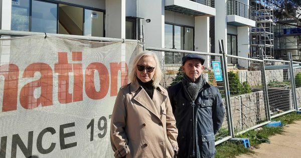 Builder's crash leaves couple high and dry in the Sierra townhouse development