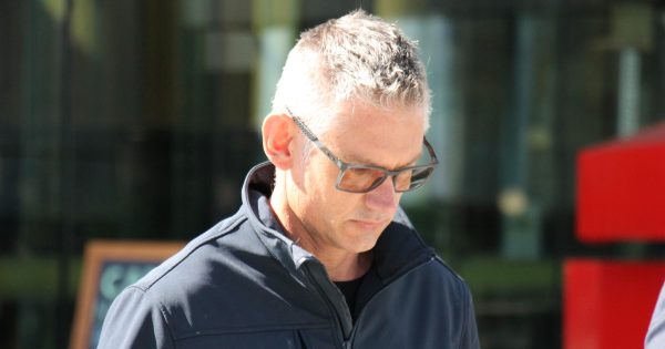$500,000 cash, cocaine and notes on how to deal drugs allegedly found in man's house