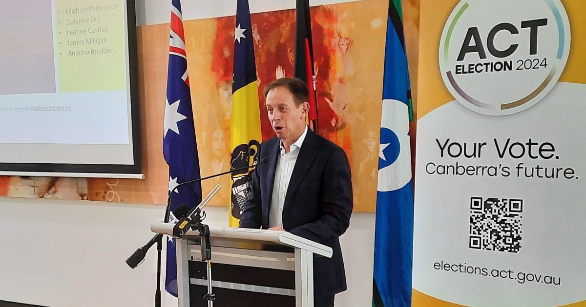 Rattenbury admits talks with Liberals include possible power-sharing deal