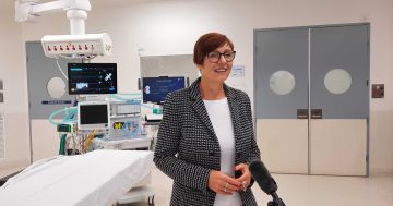Three orthopaedic surgeons now staying at Canberra Hospital after government concessions