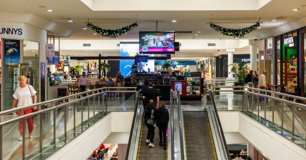 Police arrest three teenagers in one day following multiple shoplifting incidents